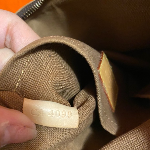 authentic Louis Vuitton Odeon - Picture 2 of 10